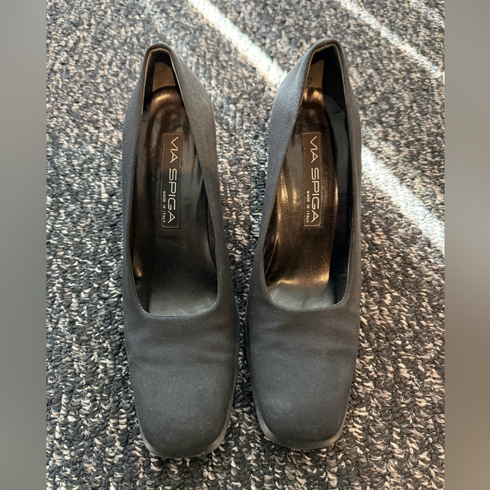 Black Via Spiga vintage 90’s Pumps Size 7 1/2 wide